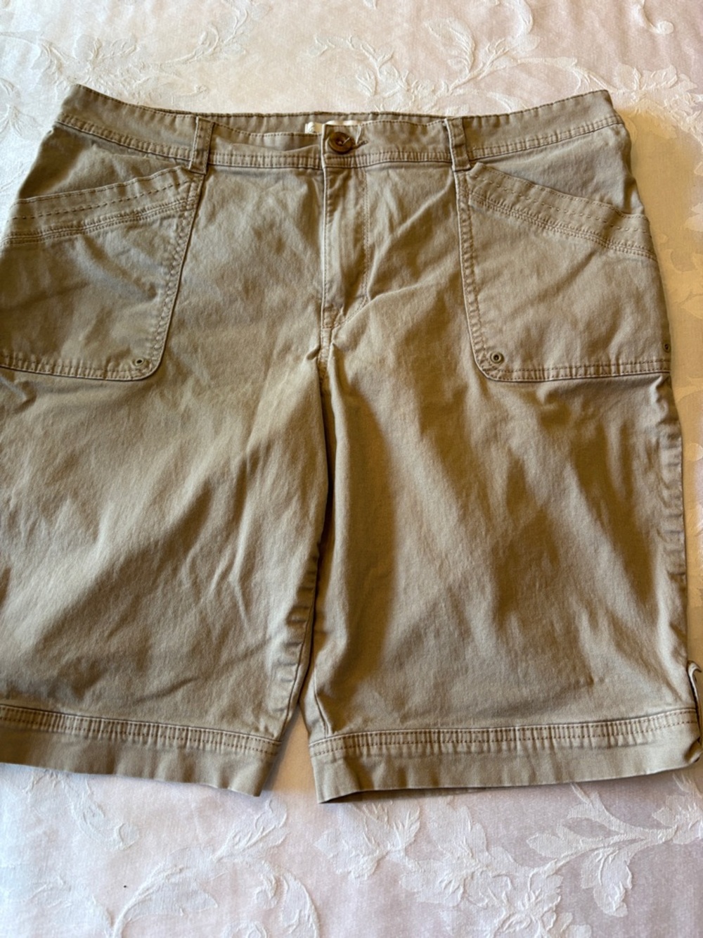 Khaki Cargo Shorts EUC